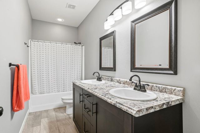 1712 S Songbird Circle, Nixa, MO 65714