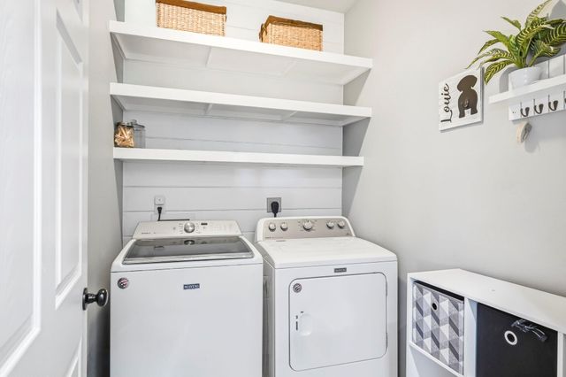 1712 S Songbird Circle, Nixa, MO 65714