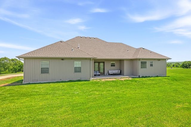1712 S Songbird Circle, Nixa, MO 65714