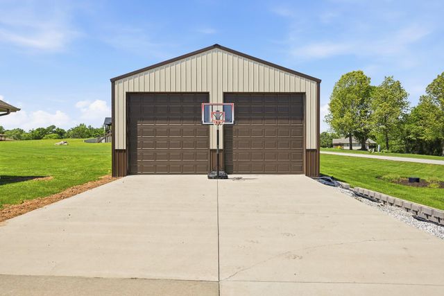 1712 S Songbird Circle, Nixa, MO 65714