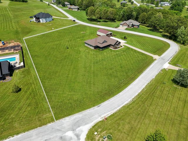 1712 S Songbird Circle, Nixa, MO 65714