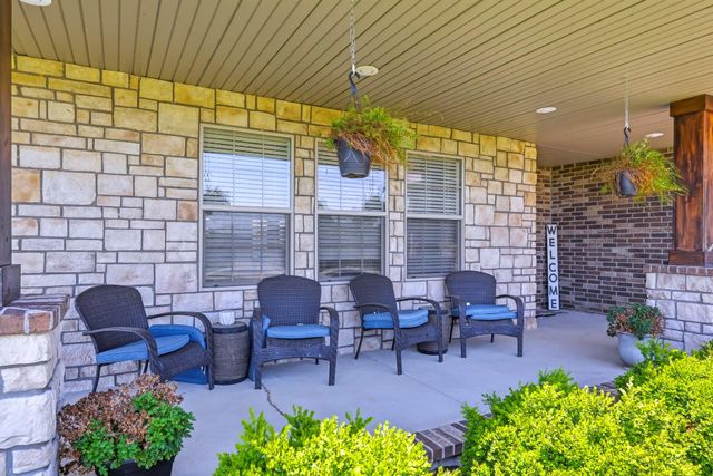 1712 S Songbird Circle, Nixa, MO 65714