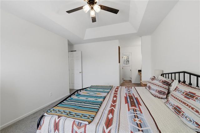 1177 Greenwood Park Street, Tonganoxie, KS 66086