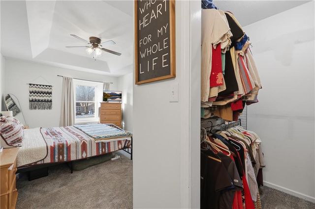 1177 Greenwood Park Street, Tonganoxie, KS 66086