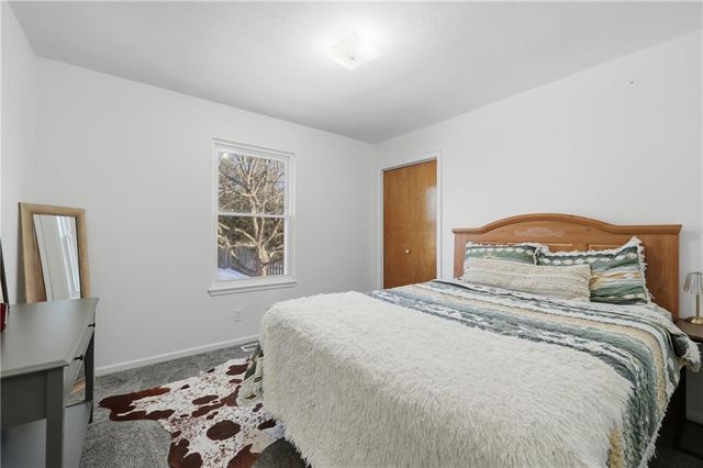 1177 Greenwood Park Street, Tonganoxie, KS 66086