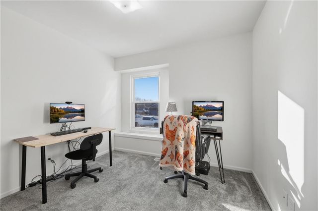 1177 Greenwood Park Street, Tonganoxie, KS 66086