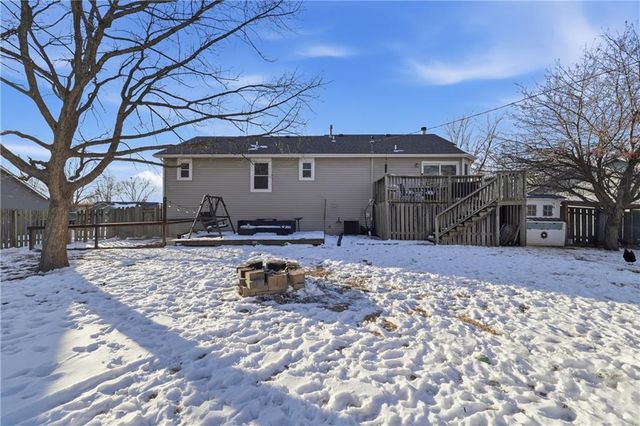 1177 Greenwood Park Street, Tonganoxie, KS 66086