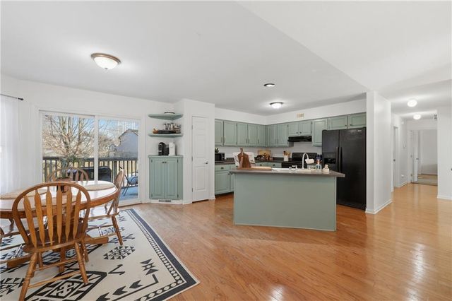 1177 Greenwood Park Street, Tonganoxie, KS 66086