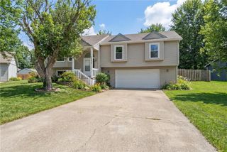 1177 Greenwood Park Street, Tonganoxie, KS 66086