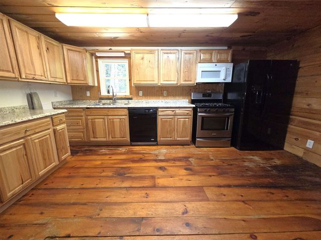321 Perkins Hill Road, Wakefield, NH 03830
