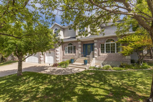 2573 E KAYS CREEK DR, Layton, UT 84040