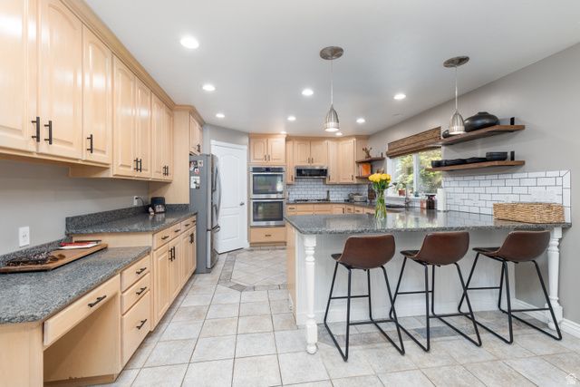 2573 E KAYS CREEK DR, Layton, UT 84040