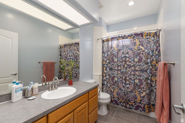 2573 E KAYS CREEK DR, Layton, UT 84040