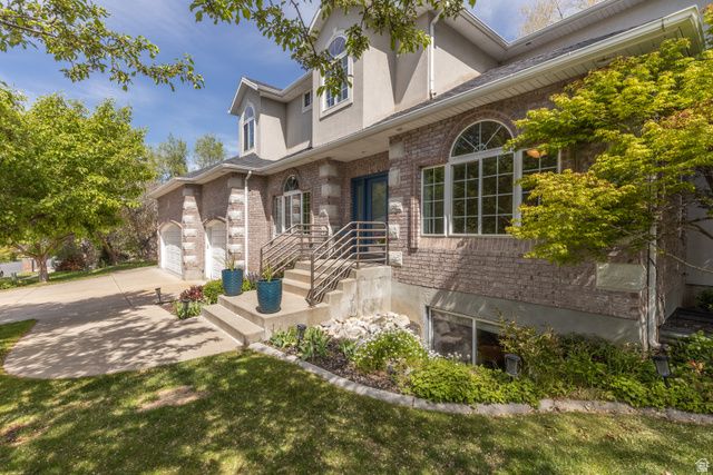 2573 E KAYS CREEK DR, Layton, UT 84040