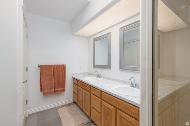 2573 E KAYS CREEK DR, Layton, UT 84040