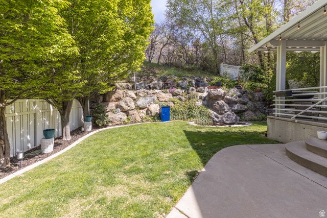 2573 E KAYS CREEK DR, Layton, UT 84040