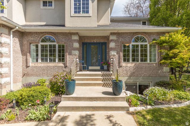 2573 E KAYS CREEK DR, Layton, UT 84040