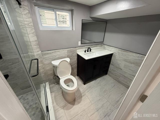 35 Maplewood Avenue, Colonia, NJ 07067