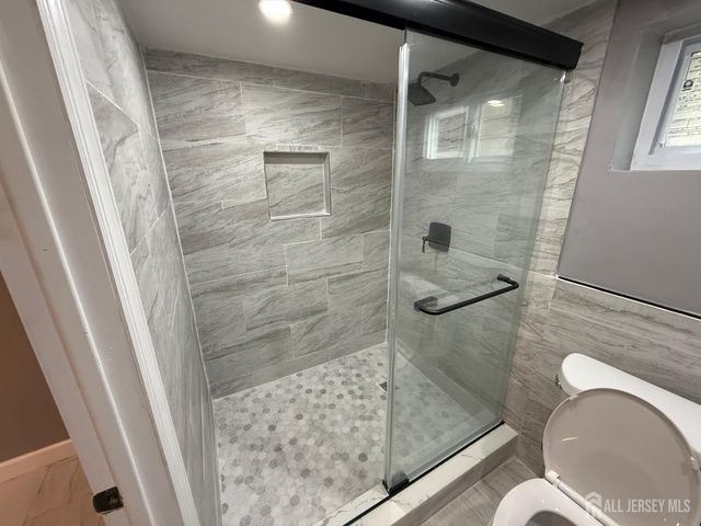 35 Maplewood Avenue, Colonia, NJ 07067