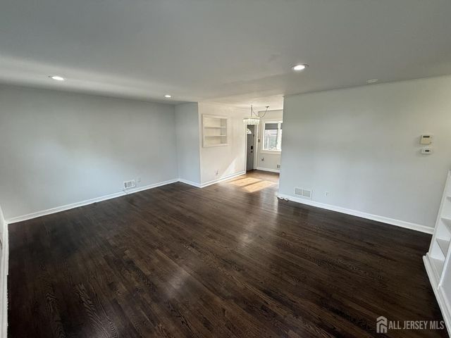 35 Maplewood Avenue, Colonia, NJ 07067