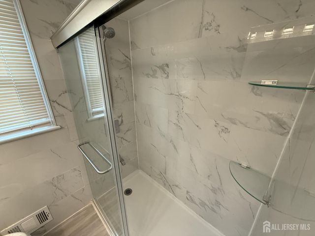 35 Maplewood Avenue, Colonia, NJ 07067