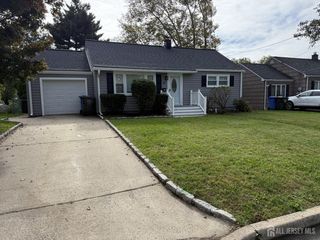 35 Maplewood Avenue, Colonia, NJ 07067