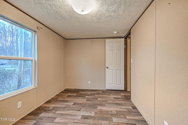 374 Bill Bennett Road, Johnson City, TN 37604