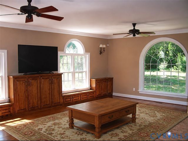 239 Jennings Rd, Cartersville, VA 23027