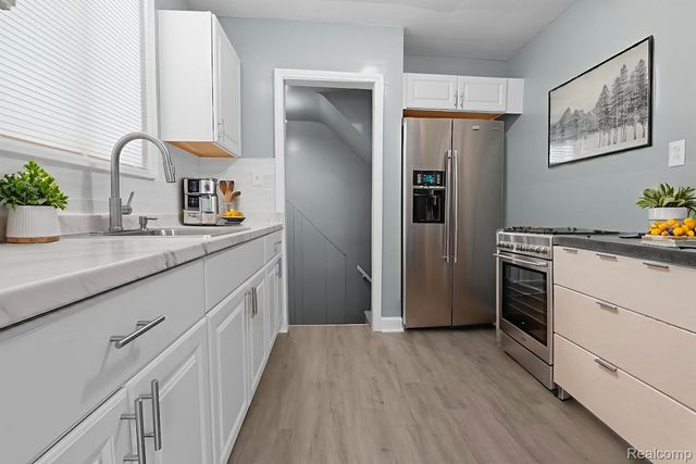 16709 Lindsay Street, Detroit, MI 48235