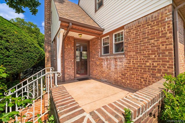 1563 Kenneth Avenue, Baldwin, NY 11510