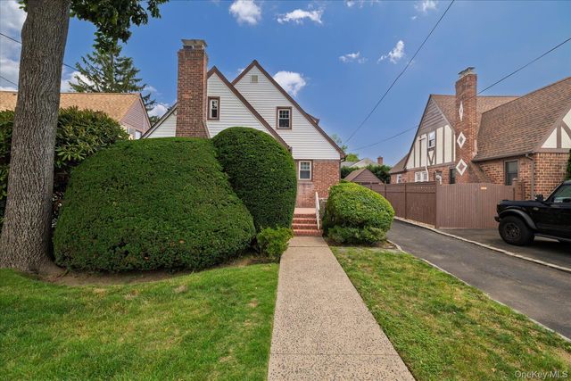 1563 Kenneth Avenue, Baldwin, NY 11510