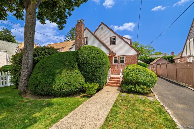 1563 Kenneth Avenue, Baldwin, NY 11510