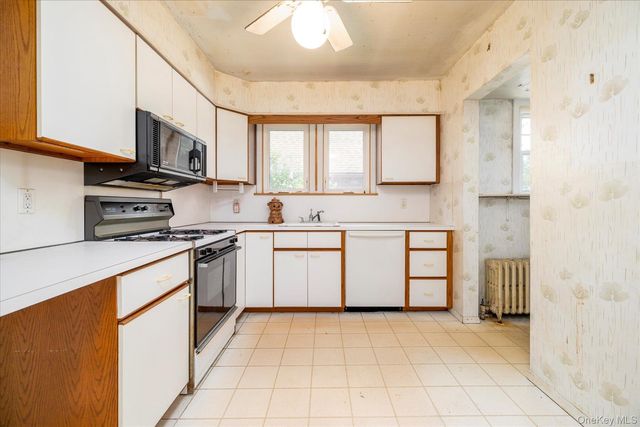 1563 Kenneth Avenue, Baldwin, NY 11510