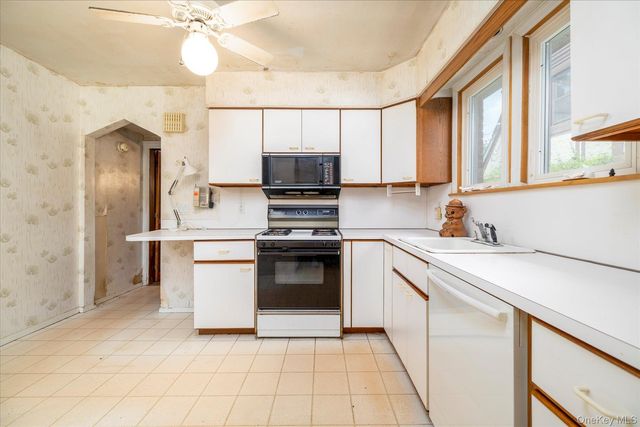 1563 Kenneth Avenue, Baldwin, NY 11510