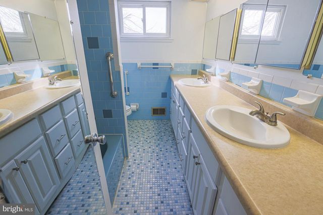 3 VEITCH CT, Baltimore, MD 21236