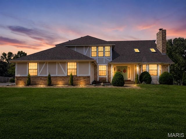 440 Meramec Way, St Charles, MO 63303