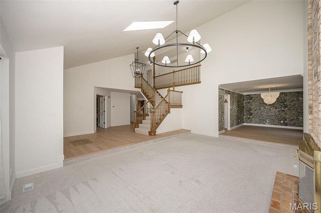 440 Meramec Way, St Charles, MO 63303