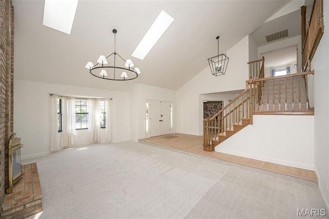440 Meramec Way, St Charles, MO 63303
