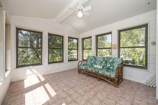 440 Meramec Way, St Charles, MO 63303