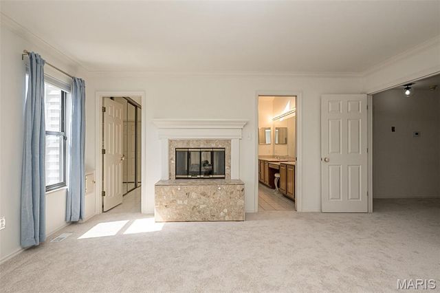440 Meramec Way, St Charles, MO 63303