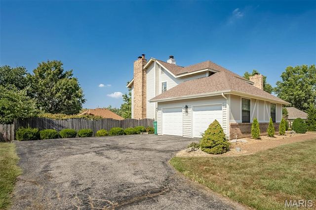 440 Meramec Way, St Charles, MO 63303