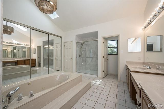 440 Meramec Way, St Charles, MO 63303