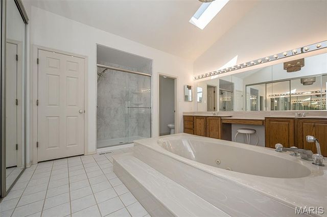 440 Meramec Way, St Charles, MO 63303