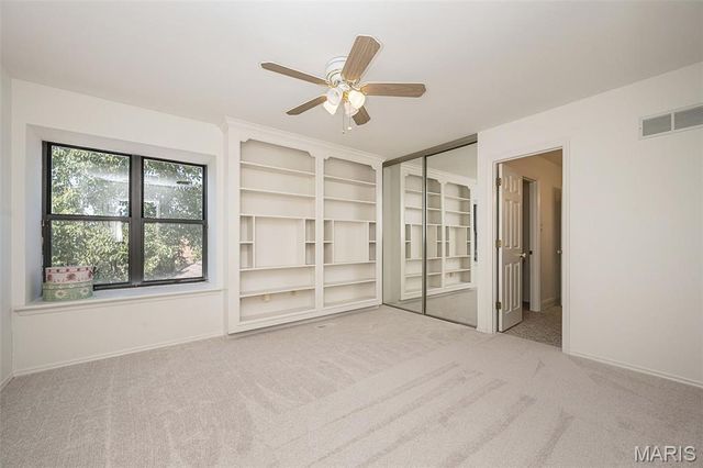 440 Meramec Way, St Charles, MO 63303