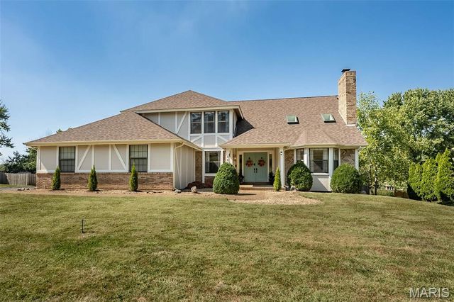 440 Meramec Way, St Charles, MO 63303