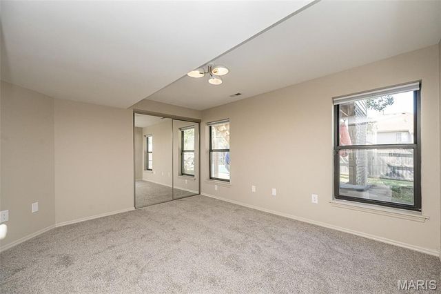 440 Meramec Way, St Charles, MO 63303