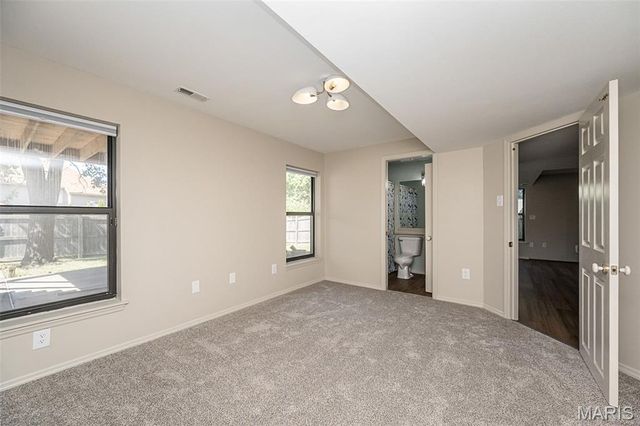 440 Meramec Way, St Charles, MO 63303