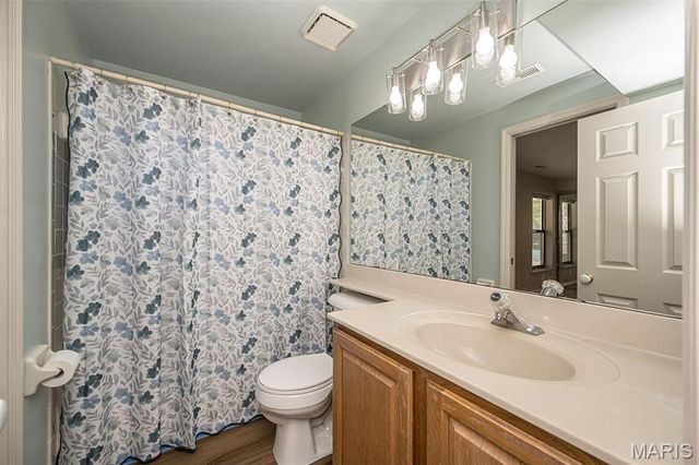 440 Meramec Way, St Charles, MO 63303