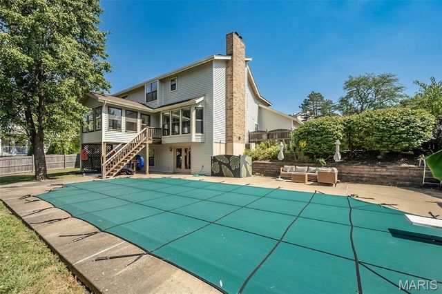 440 Meramec Way, St Charles, MO 63303