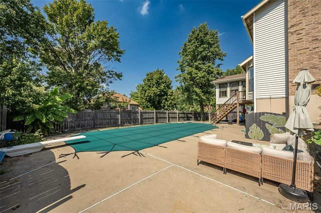 440 Meramec Way, St Charles, MO 63303